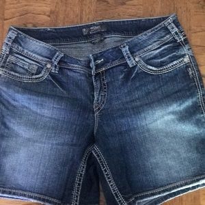 Silver Suki surplus jean shorts. EUC